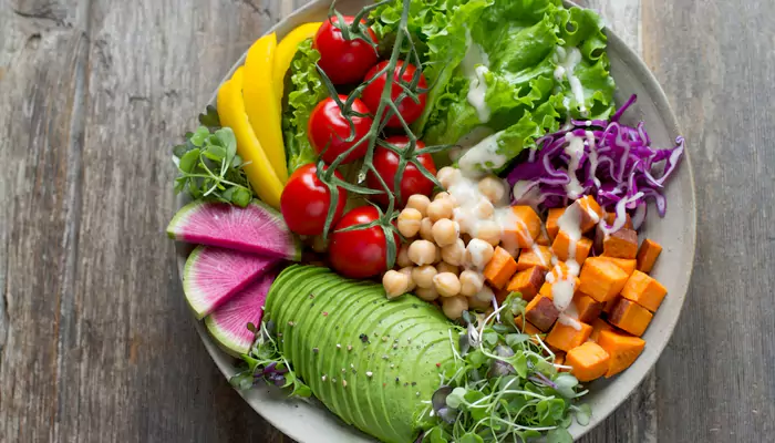 From Heavy Winter Meals to Light Plates: How to Transition Safely