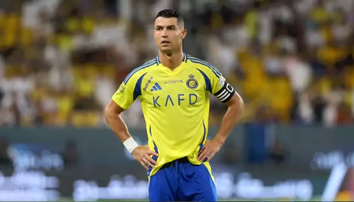 'Doesn't Know How to Play': Occasions When CR7 Was Openly Criticized