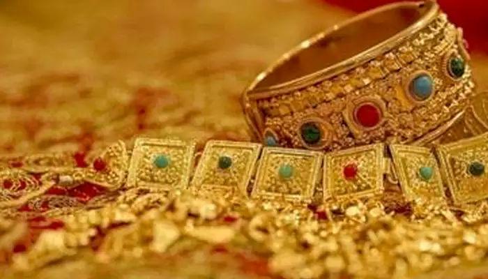 Gold Tariffs Rise Again: How Indians Are Shifting From Coins and Jewellery to Digital Gold Investments
