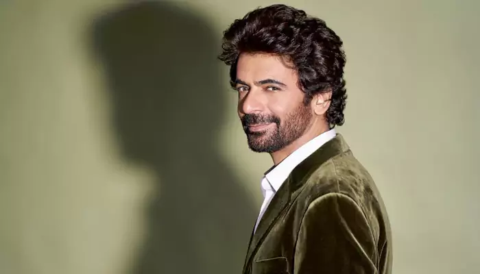 From Gutthi to the Big Screen: Celebrating Sunil Grover’s Wild Ride from TV Clown to Bollywood Scene-Stealer on His Birthday!