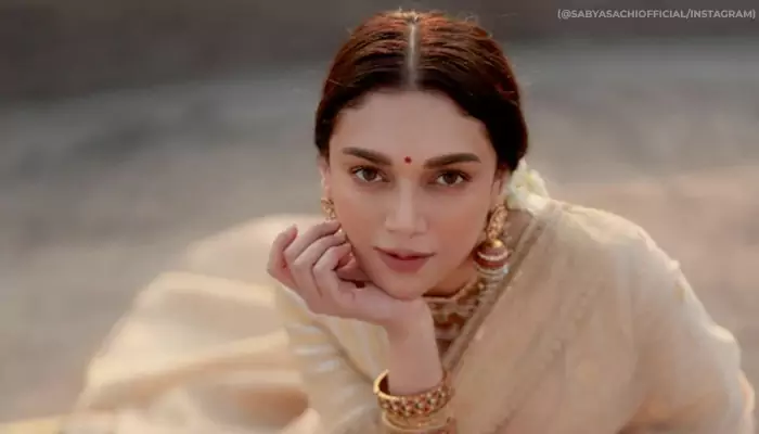 How Aditi Rao Hydari Is Channeling Meena Kumari’s Old-School Grace And So Can You