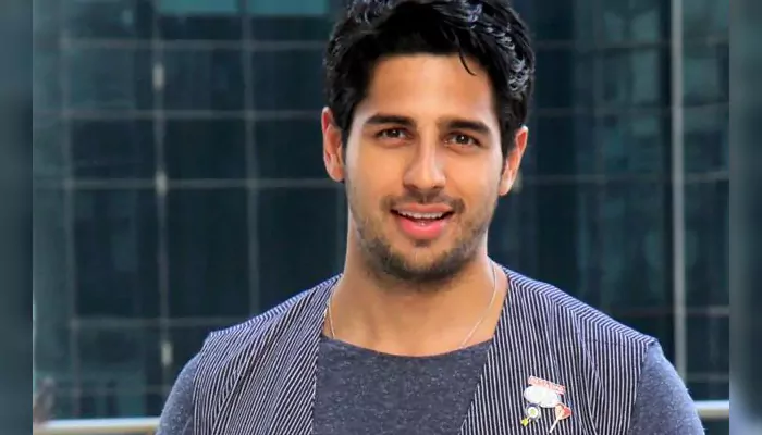 Happy Birthday Sidharth Malhotra: From Assistant Director to Leading Man; Sidharth’s Bollywood Story