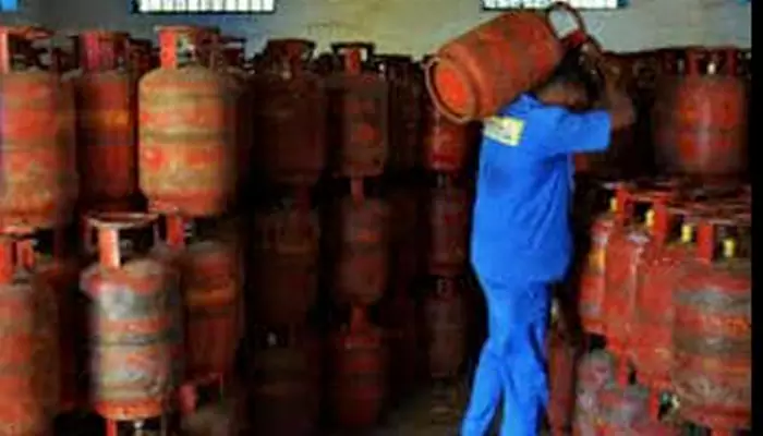 New LPG Rule Explained: Why Some Households May Have to Give Up Their Gas Cylinders