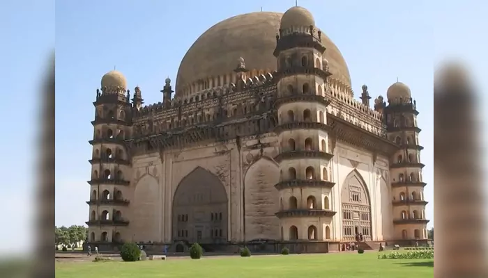 Why a Sultan Built an Acoustic Palace Where You Could Hear Murmurs Across Walls - The Genius of Gol Gumbaz
