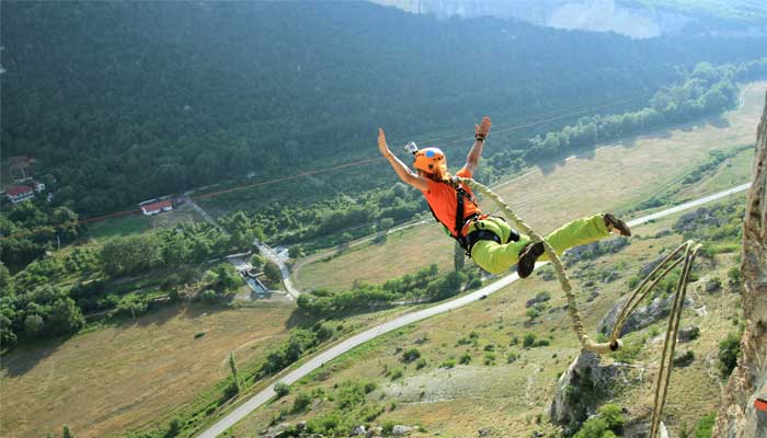 6 Places Every Bungee Jumping Lover Should Go!