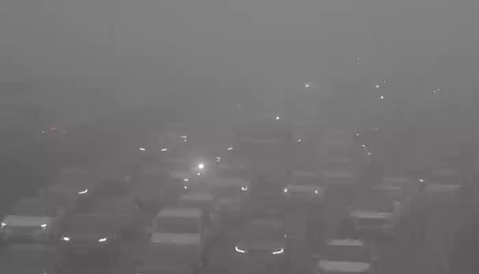 Dense fog envelops Delhi-NCR, flights and train services disrupted