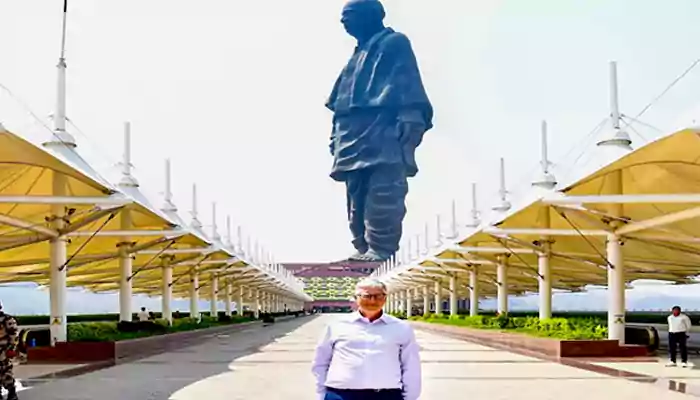 Embark on a Monumental Journey to the World's Tallest Statues, Inspired by Bill Gates' Iconic Visit to the Statue of Unity in Gujarat, India!